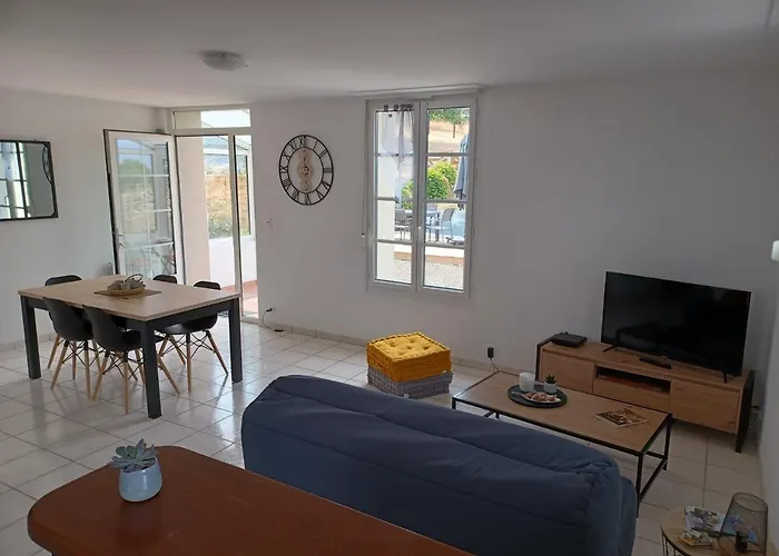 Maison Face Au Mont Avec Exterieur