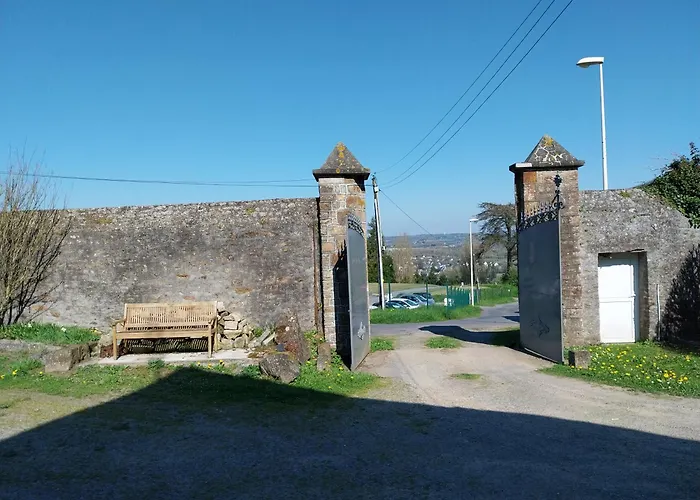 Maison Face Au Mont Avec Exterieur